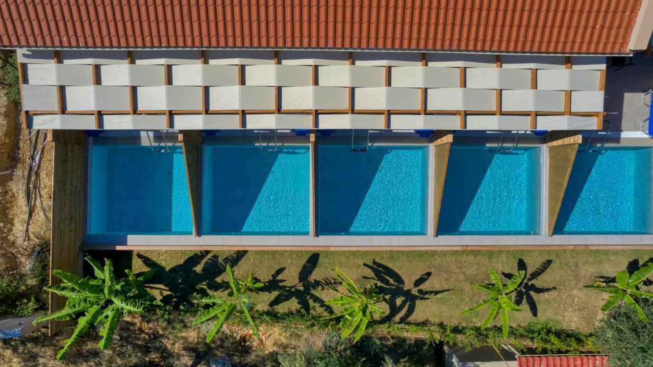 אמודי Kozanos Suites With Private Pool מראה חיצוני תמונה