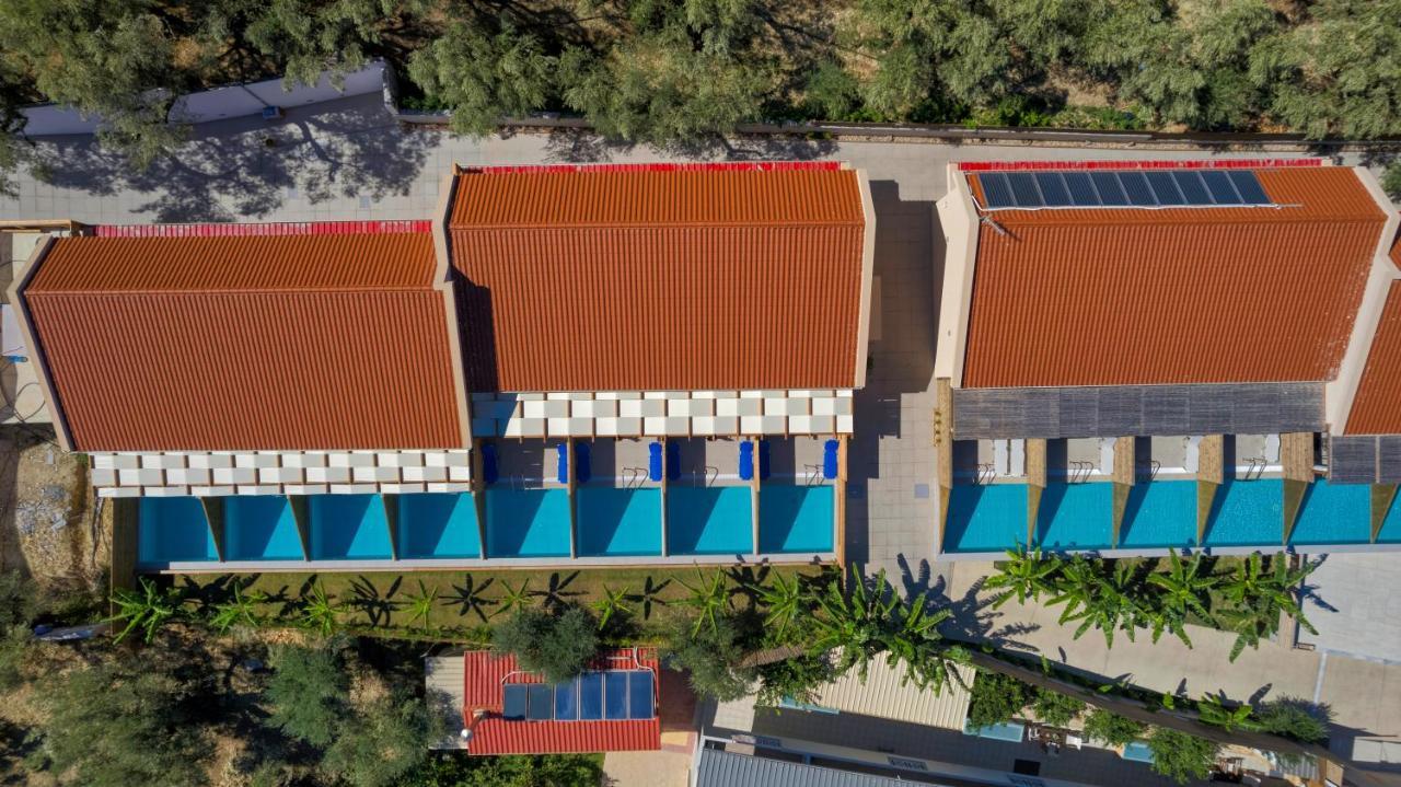 אמודי Kozanos Suites With Private Pool מראה חיצוני תמונה